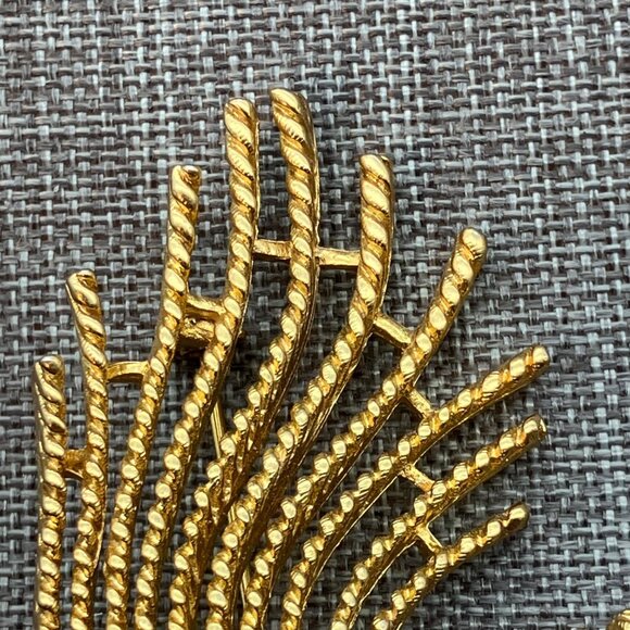 M Jent Brooch Pin 2.5 In Gold Abstract Wheat Knot Spray Swirl Vintage Retro - Picture 8 of 9